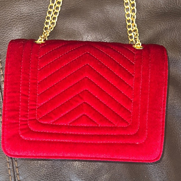 Red Velvet Crossbody Bag - Picture 6 of 6